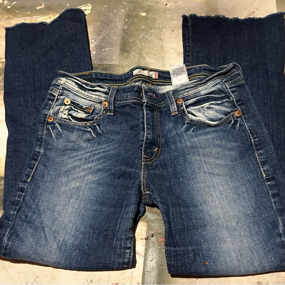 Levi’s distressed jeans size 9